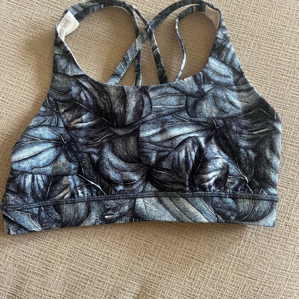 Lululemon Blue and Black Feather Print Sports Bra Size 6 NEW WITHOUT TAGS